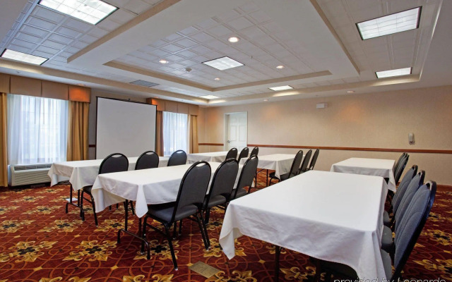 Holiday Inn Express Hotel & Suites Longmont by IHG