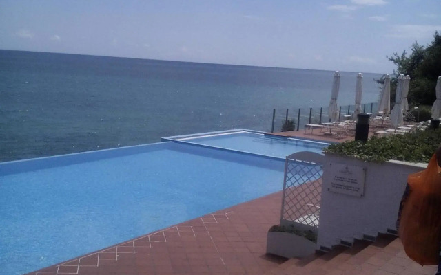 Nikea Park Hotel