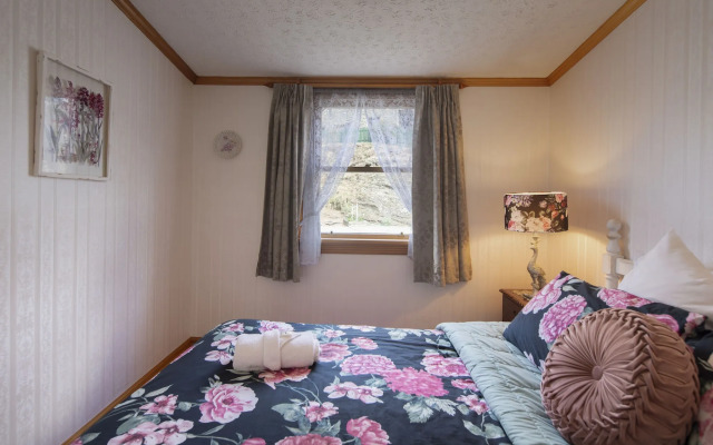 Settlers Cottage Motel