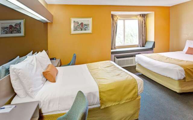Microtel Inn & Suites by Wyndham Gatlinburg