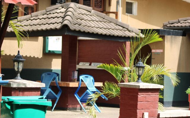 Meserani Oasis Lodge & Campsite