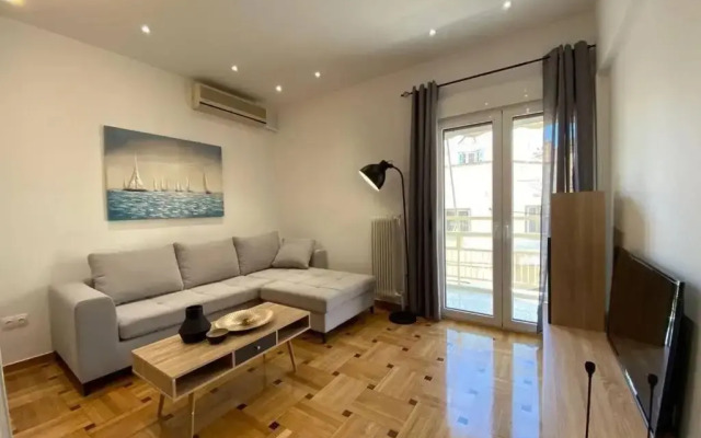 Two Bedroom Stylish Suite In Centre for an Athens Gateaway