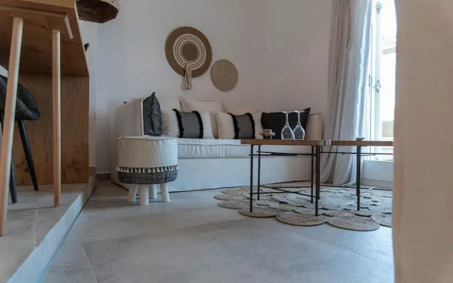 Volcano Luxury Suites Milos - Adults Only