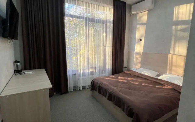 Guest house, Hostel