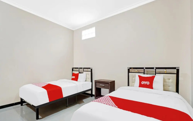 Avisha Guest House Syariah by OYO Rooms