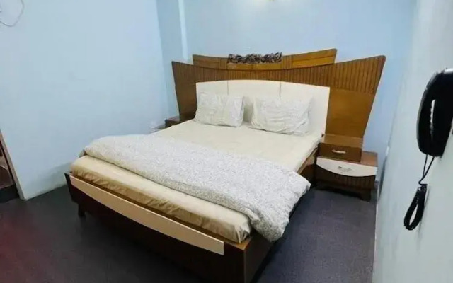 Luxuary Al Jannat Hotel