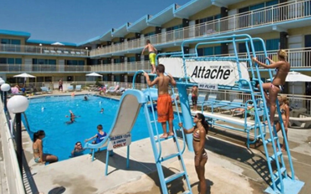 Attache Motel