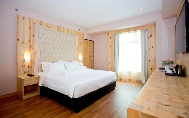 Vouk Hotel Suites