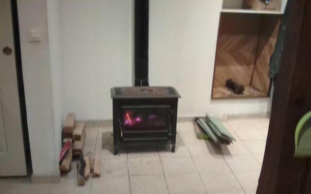 2+1 couchages + sdb dans appartement rénové.