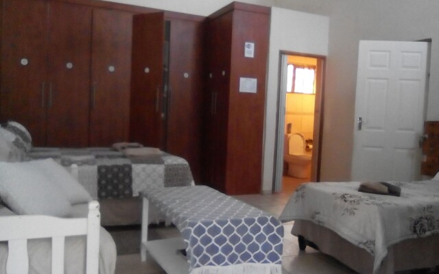 Private Garden Apartment