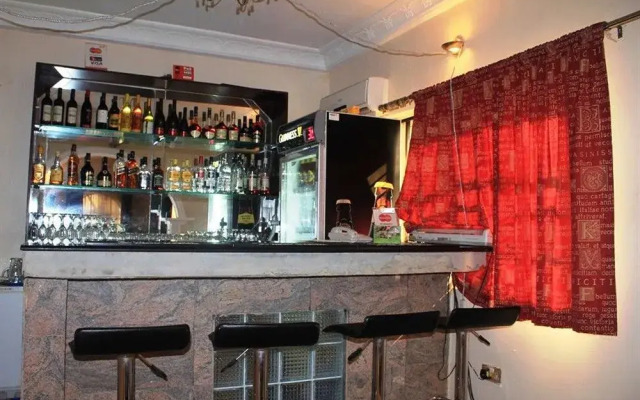 Cristabol Place Hotel