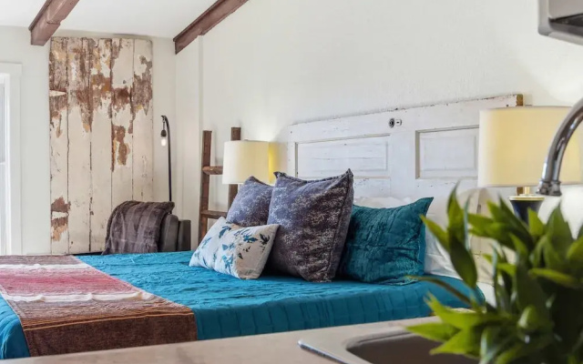 Driftwood Den Condo for 2