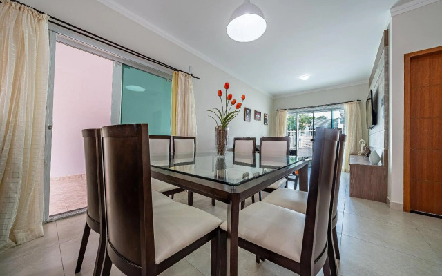 125 - Excelente Casa com 03 quartos em Mariscal