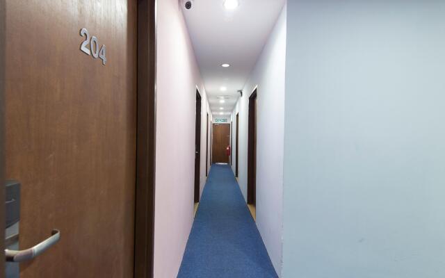 Zen Rooms Colour Hotel