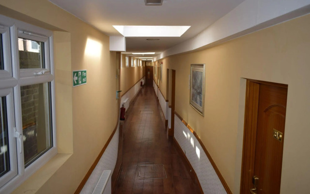 Leigham Court Hotel