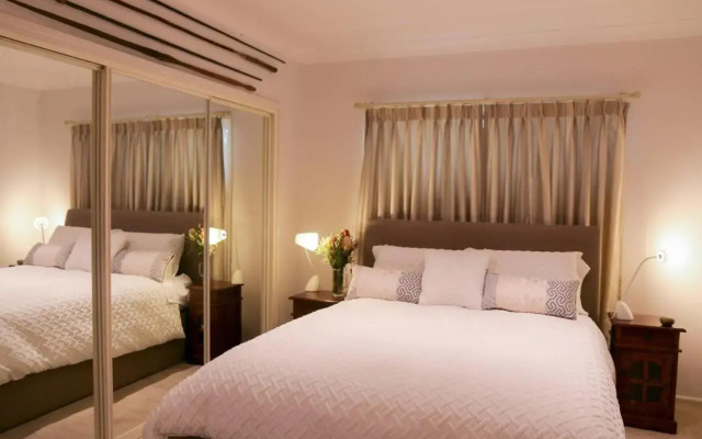 Pelican Beach House 2 Macleay Street