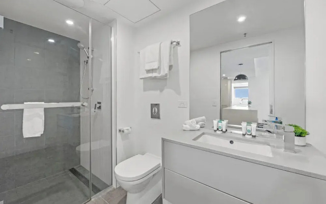 Trafalgar Lane Apartments by CLLIX