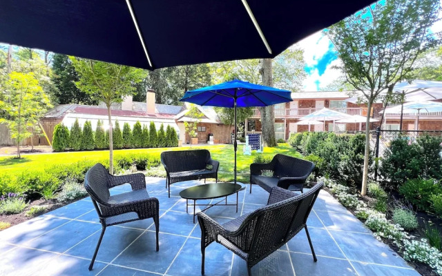 Wainscott Woods Retreat