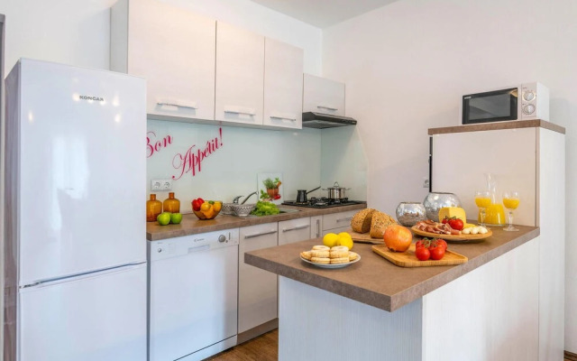 Nice Home in Valtura with Hot Tub & 4 Bedrooms