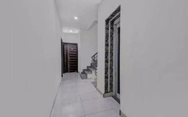 OYO Flagship 70305 Hotel Dg Dwarka Mor