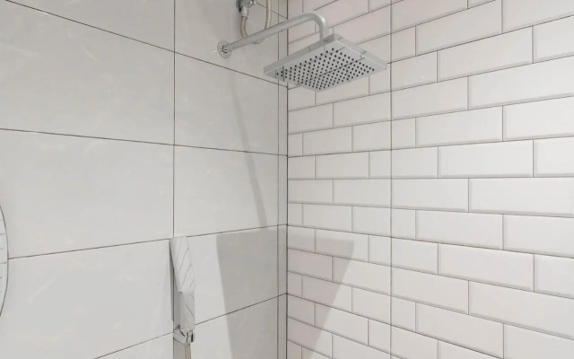 RedDoorz Plus @ Pakuan Residence Tajur