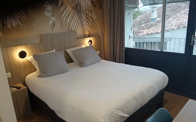Cube Hotel