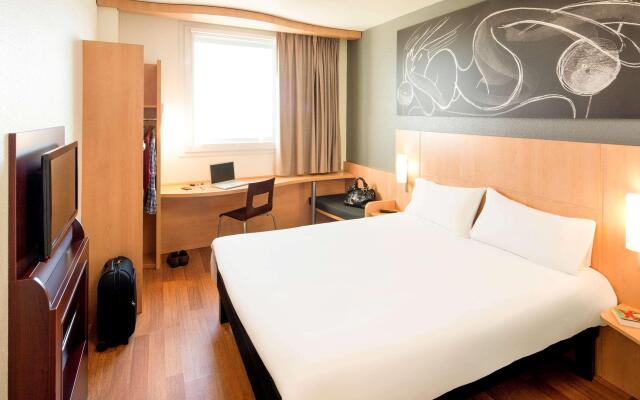 Отель ibis Barcelona Meridiana