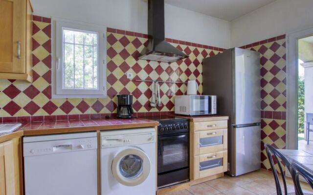 Holiday Home Le Puit des Oliviers 1 (LCD150)