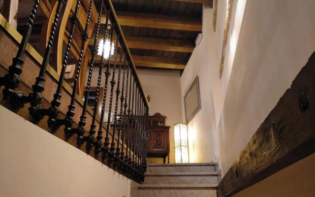 Apartamentos La Casa Del Grial
