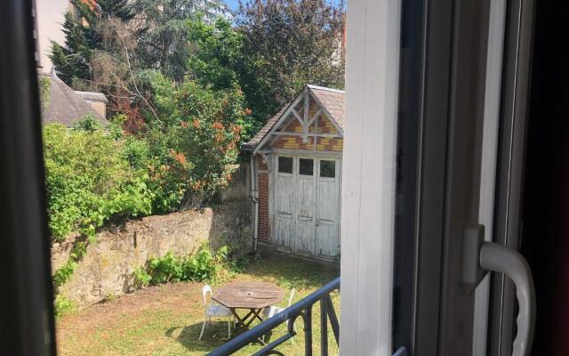 Studio au calme avec jardin - Tours centre