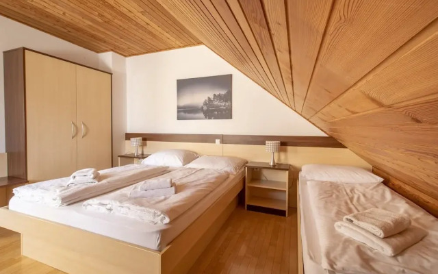 Berghi Hotel and Apartments