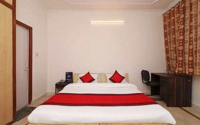 OYO 11452 Golden Castle Lodge