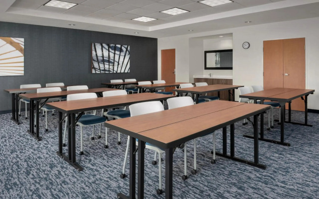 Fairfield Inn & Suites by Marriott Roanoke Hollins/I-81
