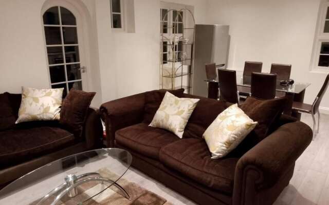 Inviting, Relaxing, 2-bed House-hampstead-london