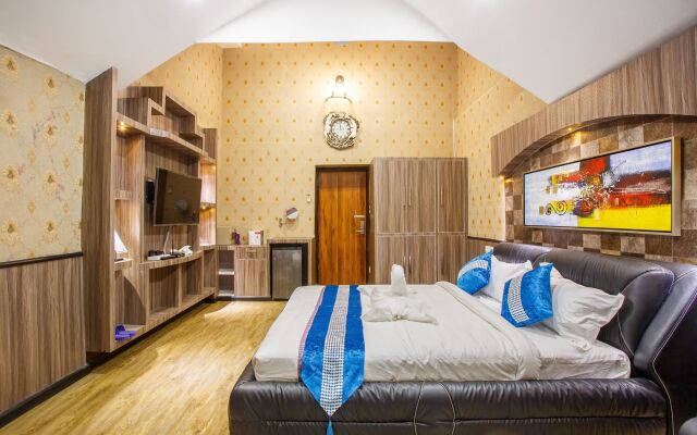 Royal Empire Boutique Hotel