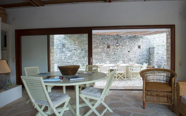 Paxos' Villa - Pool & AC