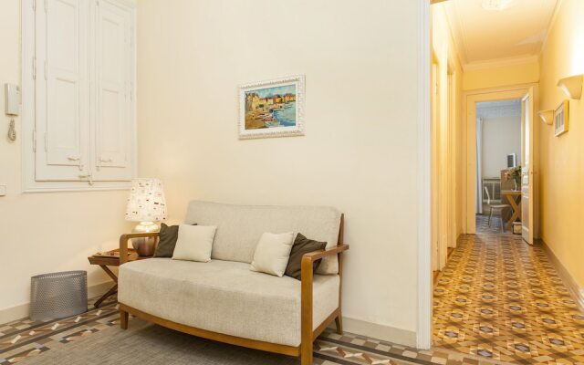 1402 - Elegant City Centre Apartment