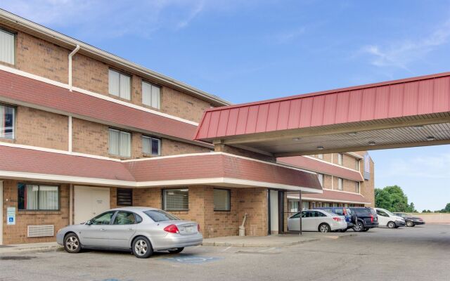 Red Roof Inn PLUS+ Columbus - Worthington