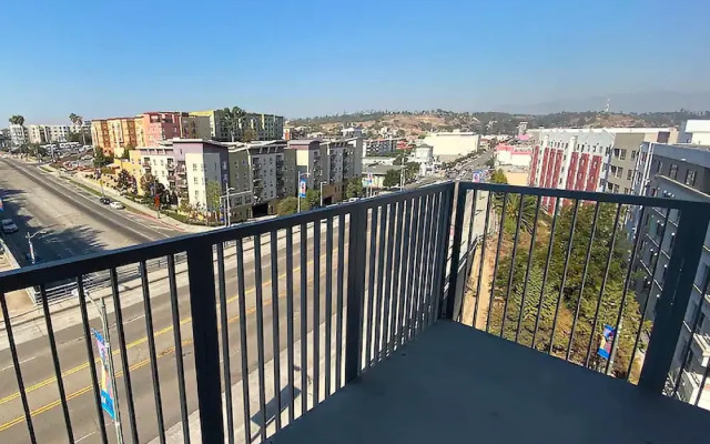 Stylish 2BR Family Apartment by Dtla