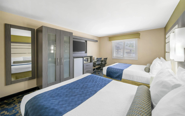 Best Western Antelope Inn & Suites