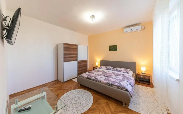 Stunning Home in Kastel Kambelovac With Wifi and 3 Bedrooms