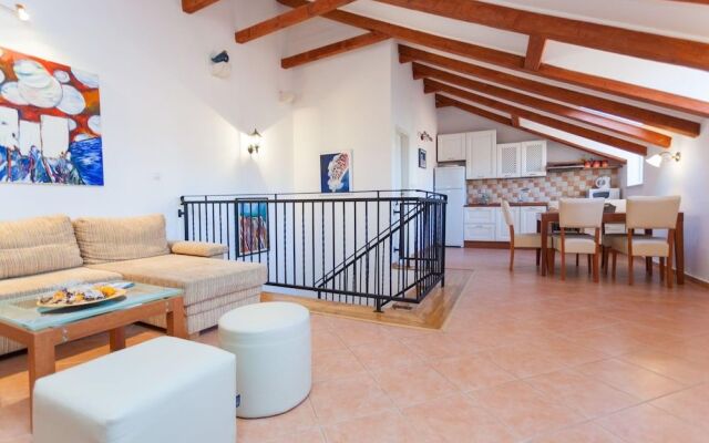 Hedera Estate, Hedera A34