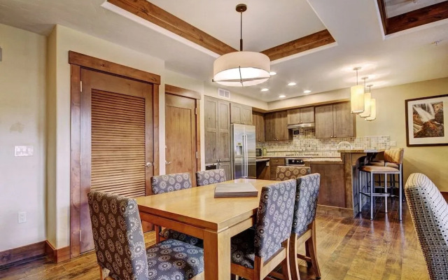 One Ski Hill Place S8211