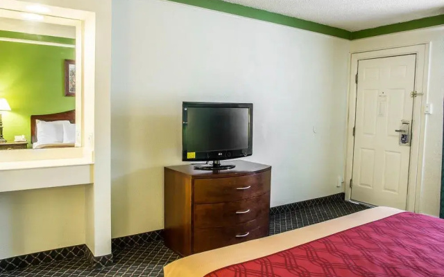 Quality Inn Airport