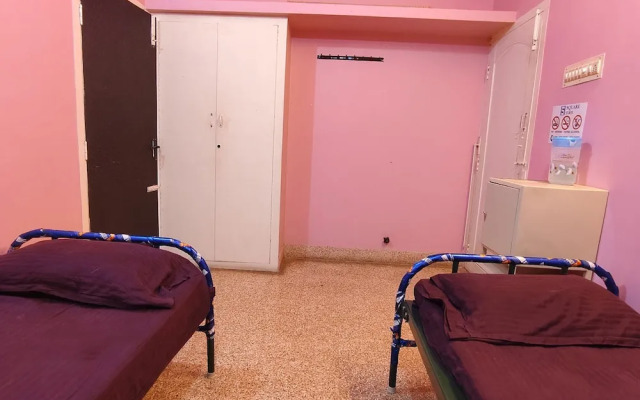 Square & Dormitory Stays