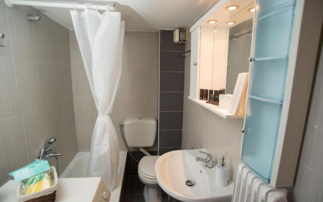 Friendly Flat 4