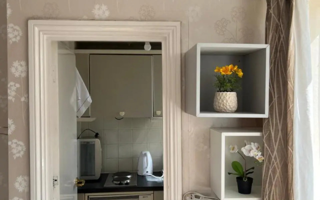 Super Located Studio in South Ken at Chelsea Cloister