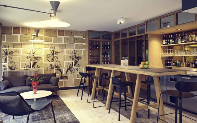 Relais de Lyon by Malone