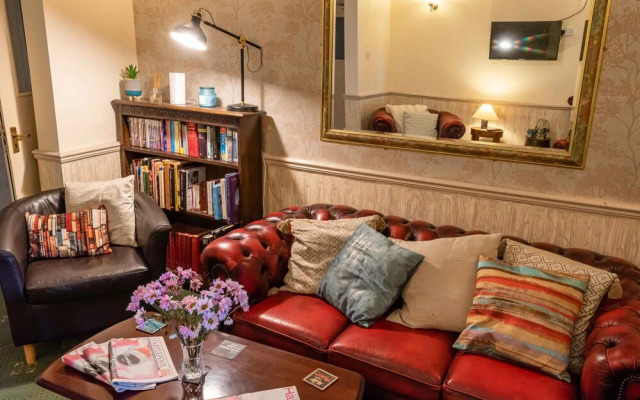 Aarondale Guest House