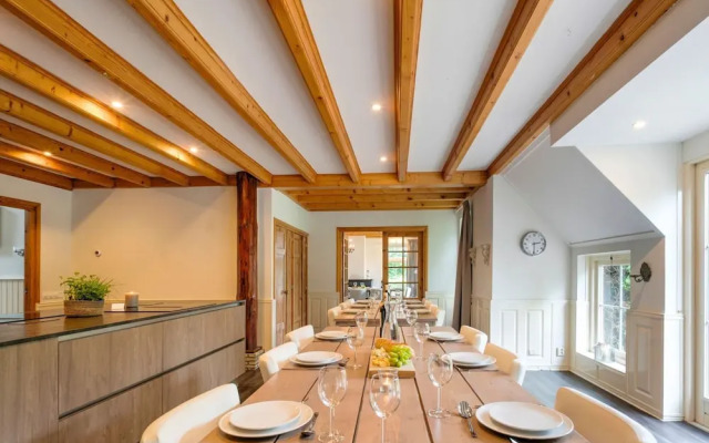 Spacious Farmhouse With Sauna, Hottub